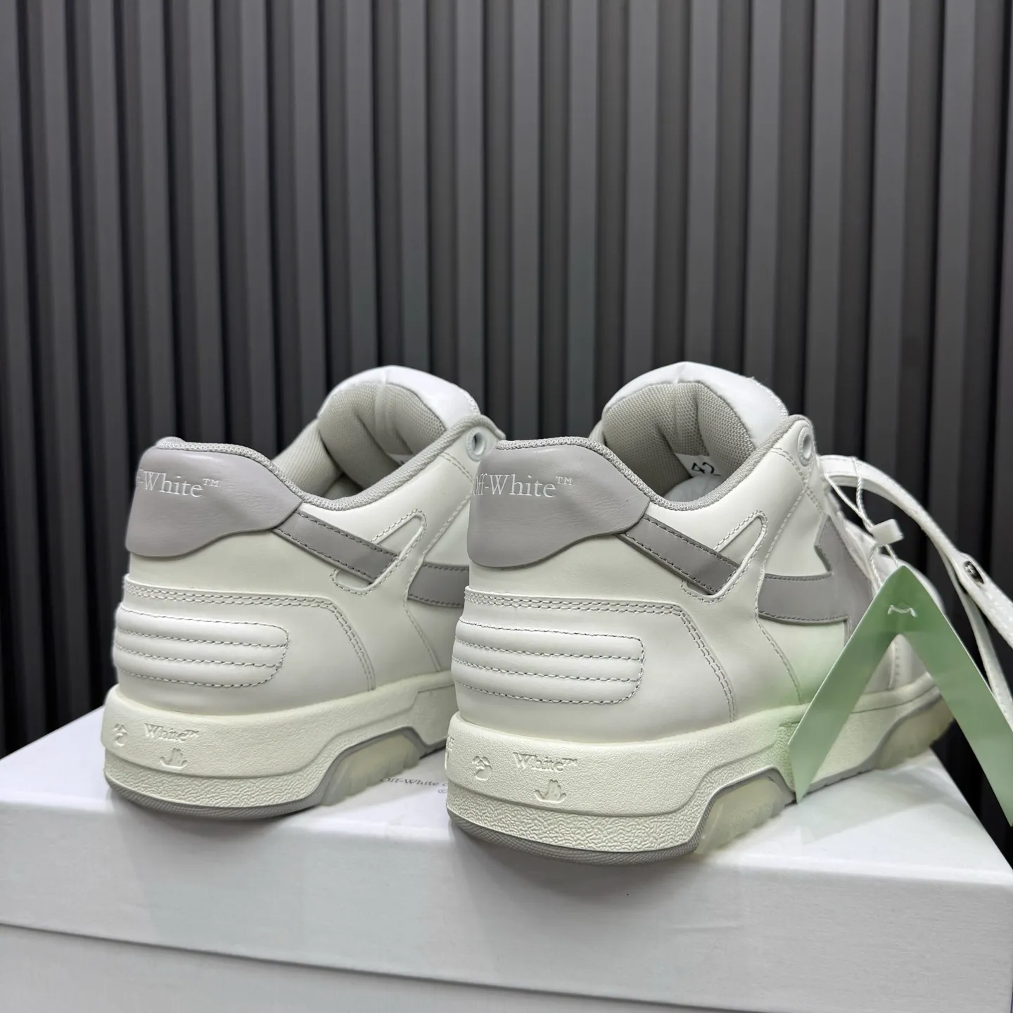 P620 OFF WHITE⚡️Couple model⚡️35-40 women’s model 39-46 men’s model